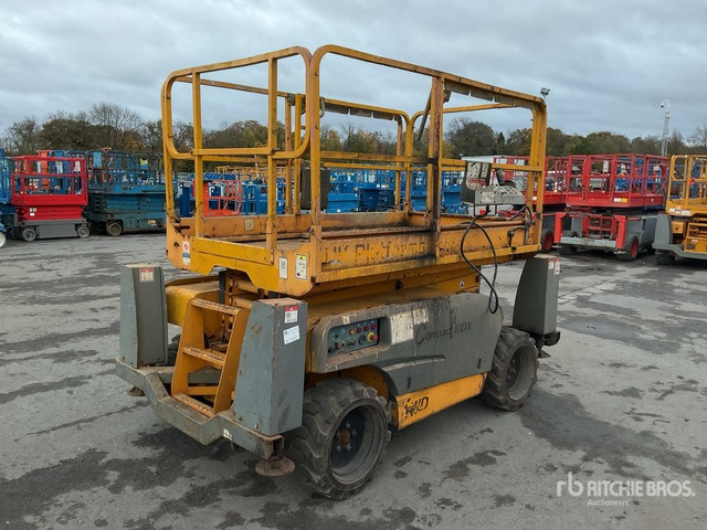 2014 Haulotte Compact 10DX 4x4 Diesel Scissor Lift - מעלית מספריים: תמונה 4 2014 Haulotte Compact 10DX 4x4 Diesel Scissor Lift - מעלית מספריים: תמונה 4