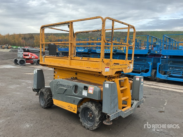 2014 Haulotte Compact12DX 4x4 Diesel Scissor Lift - מעלית מספריים: תמונה 3 2014 Haulotte Compact12DX 4x4 Diesel Scissor Lift - מעלית מספריים: תמונה 3