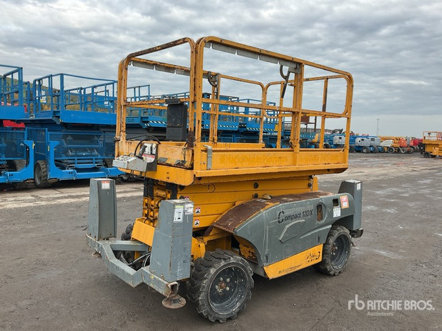 2014 Haulotte Compact12DX 4x4 Diesel Scissor Lift - מעלית מספריים: תמונה 4 2014 Haulotte Compact12DX 4x4 Diesel Scissor Lift - מעלית מספריים: תמונה 4