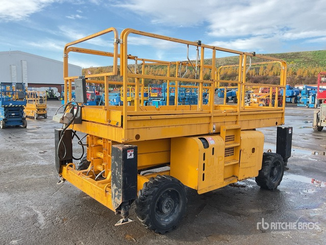 2014 Haulotte H12SDX 4x4 Diesel Scissor Lift - מעלית מספריים: תמונה 3 2014 Haulotte H12SDX 4x4 Diesel Scissor Lift - מעלית מספריים: תמונה 3