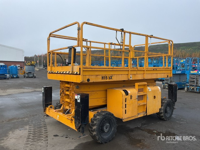 2014 Haulotte H15SDX 4x4 Diesel Scissor Lift - מעלית מספריים: תמונה 3 2014 Haulotte H15SDX 4x4 Diesel Scissor Lift - מעלית מספריים: תמונה 3