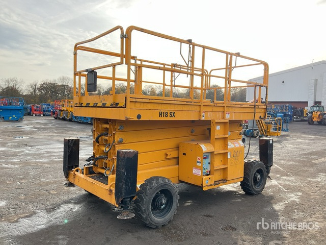 2014 Haulotte H18SDX 4x4 Diesel Scissor Lift - מעלית מספריים: תמונה 4 2014 Haulotte H18SDX 4x4 Diesel Scissor Lift - מעלית מספריים: תמונה 4