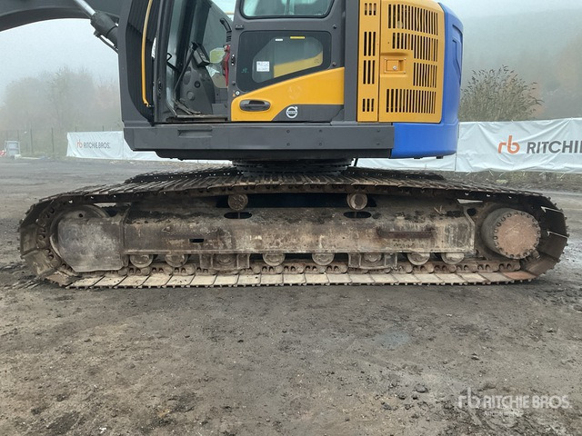 2014 Volvo ECR235DL Tracked Excavator - מחפר סורק: תמונה 5 2014 Volvo ECR235DL Tracked Excavator - מחפר סורק: תמונה 5