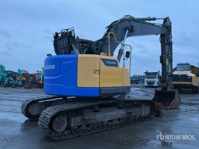2014 Volvo ECR235DL Tracked Excavator - מחפר סורק: תמונה 4 2014 Volvo ECR235DL Tracked Excavator - מחפר סורק: תמונה 4