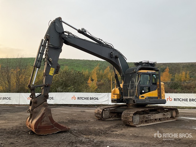 2014 Volvo ECR235DL Tracked Excavator - מחפר סורק: תמונה 2 2014 Volvo ECR235DL Tracked Excavator - מחפר סורק: תמונה 2