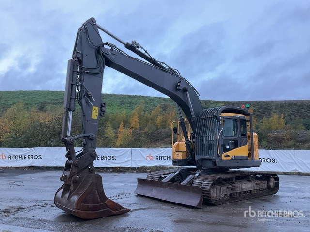 2014 Volvo ECR235DL Tracked Excavator - מחפר סורק: תמונה 2 2014 Volvo ECR235DL Tracked Excavator - מחפר סורק: תמונה 2