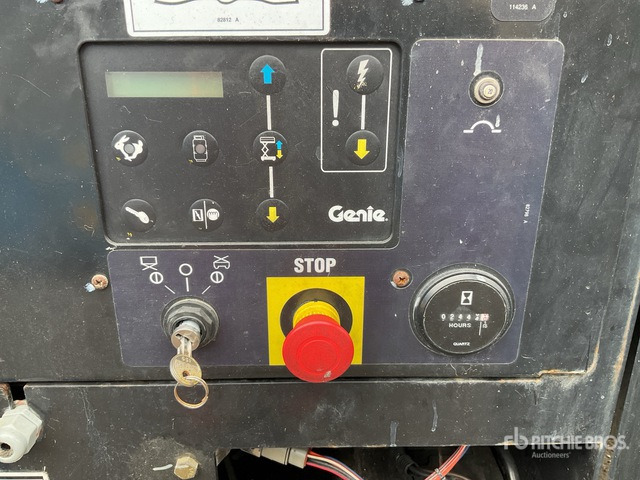2015 Genie GS5390 4x4 Diesel Scissor Lift - מעלית מספריים: תמונה 5 2015 Genie GS5390 4x4 Diesel Scissor Lift - מעלית מספריים: תמונה 5