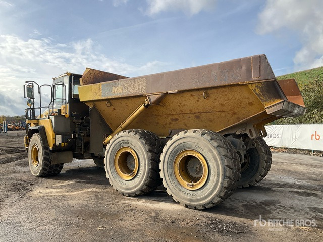 2015 Komatsu HM300-3 Articulated Dump Truck - מסיר פסולת מפרקי: תמונה 4 2015 Komatsu HM300-3 Articulated Dump Truck - מסיר פסולת מפרקי: תמונה 4