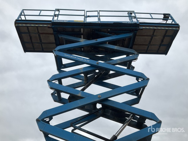 2016 Genie GS5390 4x4 Diesel Scissor Lift - מעלית מספריים: תמונה 4 2016 Genie GS5390 4x4 Diesel Scissor Lift - מעלית מספריים: תמונה 4