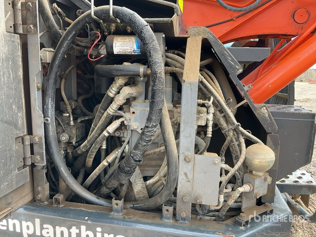 2016 Hitachi ZX135US-5B SRF Tunnel Spec Tracked Excavator - מחפר סורק: תמונה 5 2016 Hitachi ZX135US-5B SRF Tunnel Spec Tracked Excavator - מחפר סורק: תמונה 5