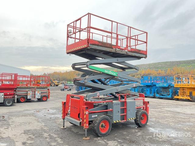 2016 Skyjack SJ8841A 4x4 Diesel Scissor Lift - מעלית מספריים: תמונה 2 2016 Skyjack SJ8841A 4x4 Diesel Scissor Lift - מעלית מספריים: תמונה 2