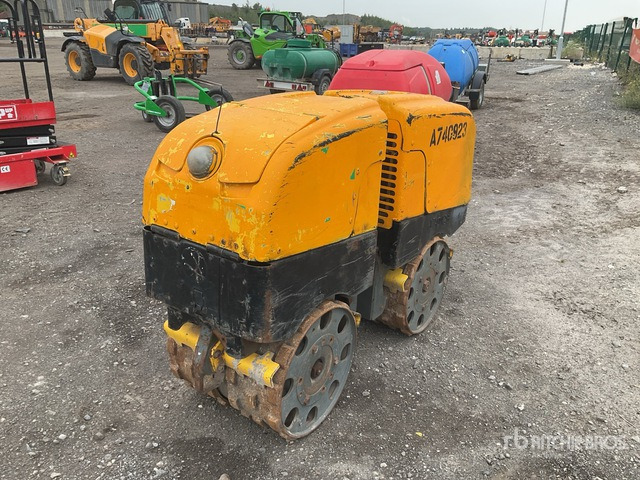 2016 Wacker Neuson Roller RT Trench Compactor - מיני רולר: תמונה 4 2016 Wacker Neuson Roller RT Trench Compactor - מיני רולר: תמונה 4