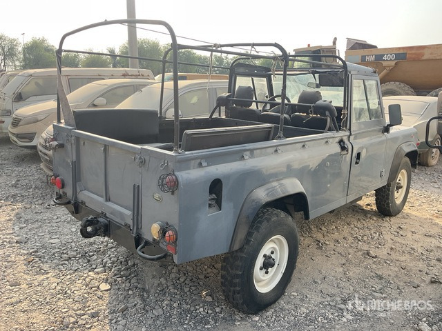 1996 Land Rover 110 4x4 (Inoperable) Pickup - טנדר: תמונה 3 1996 Land Rover 110 4x4 (Inoperable) Pickup - טנדר: תמונה 3