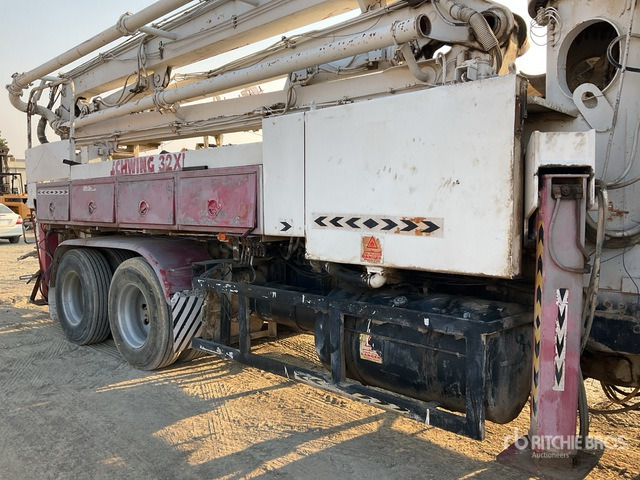 משאית משאבת בטון 1999 Mack MR688S 1999 Schwing 32/28 XL 32 m on 6x4 Concrete Pump Truck: תמונה 6 משאית משאבת בטון 1999 Mack MR688S 1999 Schwing 32/28 XL 32 m on 6x4 Concrete Pump Truck: תמונה 6