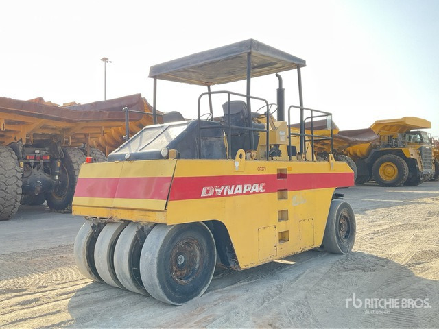 2002 Dynapac CP 271 9 Wheel Pneumatic Roller - רולר פניאומטי: תמונה 3 2002 Dynapac CP 271 9 Wheel Pneumatic Roller - רולר פניאומטי: תמונה 3
