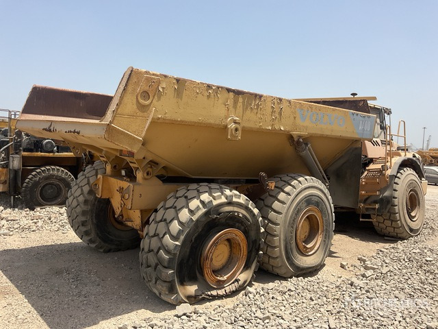 2006 Volvo A40D (Inoperable) Articulated Dump Truck - מסיר פסולת מפרקי: תמונה 3 2006 Volvo A40D (Inoperable) Articulated Dump Truck - מסיר פסולת מפרקי: תמונה 3