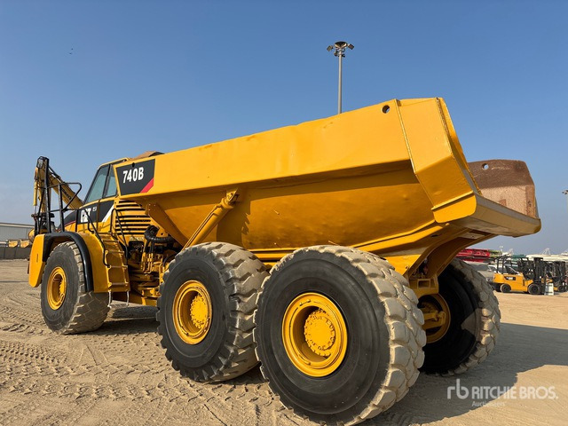 2007 Cat 740 Articulated Dump Truck - מסיר פסולת מפרקי: תמונה 2 2007 Cat 740 Articulated Dump Truck - מסיר פסולת מפרקי: תמונה 2