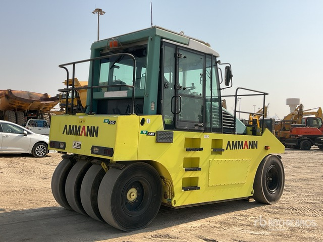 2008 Ammann AP240 8 Wheel Pneumatic Roller - רולר כביש: תמונה 3 2008 Ammann AP240 8 Wheel Pneumatic Roller - רולר כביש: תמונה 3