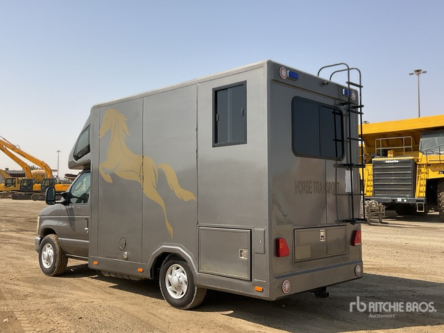 2008 Ford F-350 4x2 Horse Transporting Truck :Misc. Truck - משאית סוסים: תמונה 3 2008 Ford F-350 4x2 Horse Transporting Truck :Misc. Truck - משאית סוסים: תמונה 3