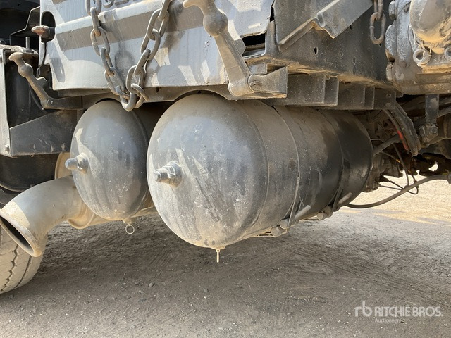 2008 Volvo FM400 6x4 20000 Liters Vacuum Tanker Truck - משאית ואקום: תמונה 5 2008 Volvo FM400 6x4 20000 Liters Vacuum Tanker Truck - משאית ואקום: תמונה 5