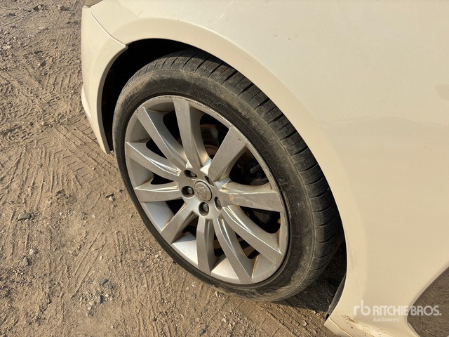 2009 Jaguar XF Automobile - מכונית: תמונה 4 2009 Jaguar XF Automobile - מכונית: תמונה 4