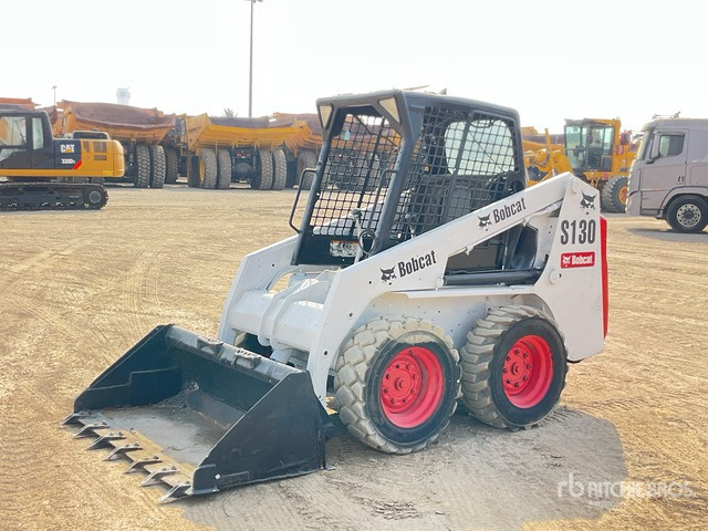 2010 Bobcat S130 - מעמיס היגוי החלקה: תמונה 2 2010 Bobcat S130 - מעמיס היגוי החלקה: תמונה 2
