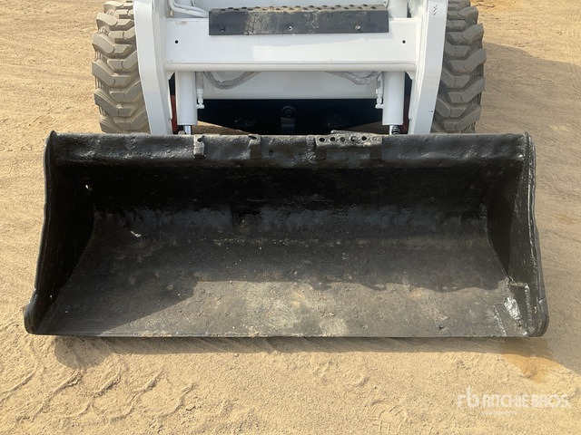 2010 Bobcat S150 - מעמיס היגוי החלקה: תמונה 5 2010 Bobcat S150 - מעמיס היגוי החלקה: תמונה 5