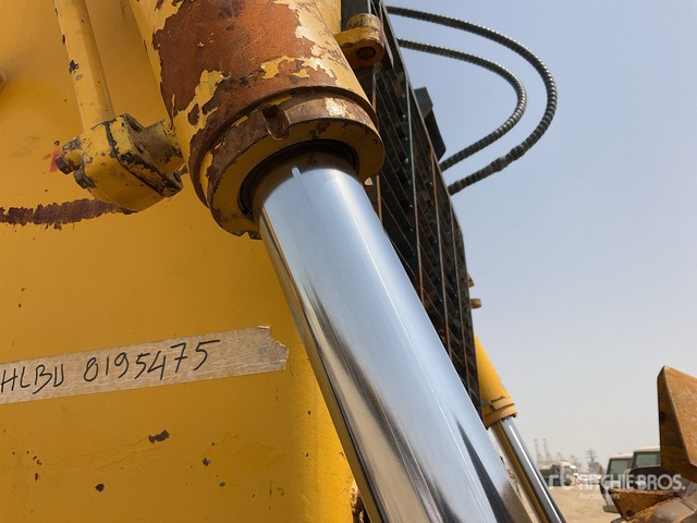 2011 Komatsu D155A-6 - דחפור: תמונה 5 2011 Komatsu D155A-6 - דחפור: תמונה 5