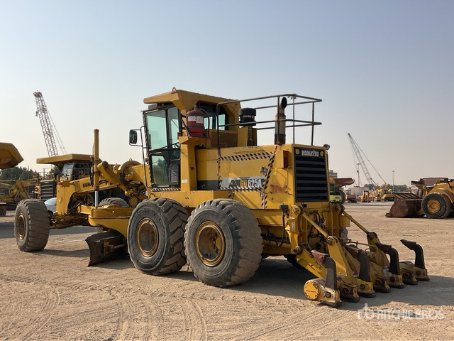 2011 Komatsu GD825A-2 Motor Grader - מפלסת: תמונה 3 2011 Komatsu GD825A-2 Motor Grader - מפלסת: תמונה 3
