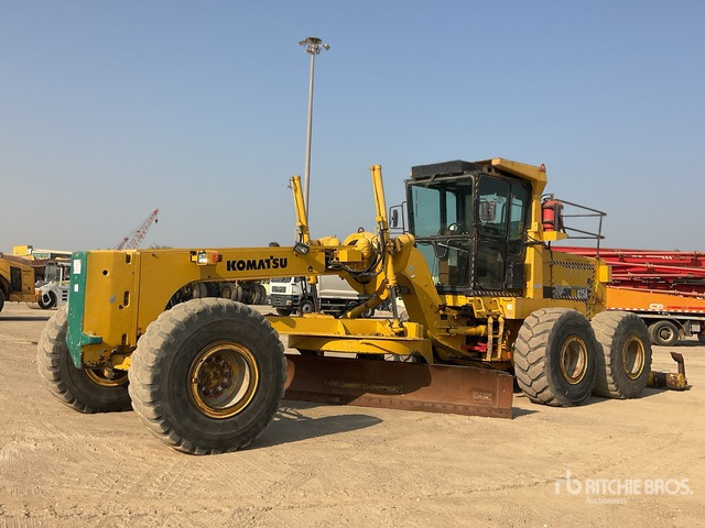 2011 Komatsu GD825A-2 Motor Grader - מפלסת: תמונה 1 2011 Komatsu GD825A-2 Motor Grader - מפלסת: תמונה 1