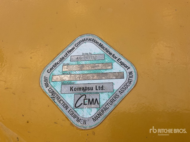 2011 Komatsu GD825A-2 Motor Grader - מפלסת: תמונה 4 2011 Komatsu GD825A-2 Motor Grader - מפלסת: תמונה 4