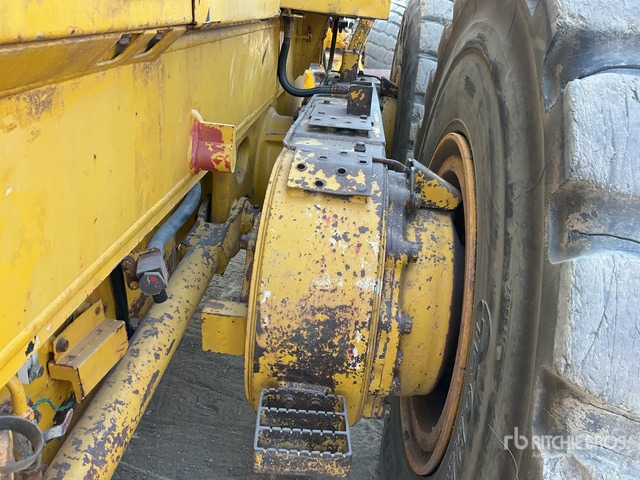 מפלסת 2011 Komatsu GD825A-2: תמונה 6