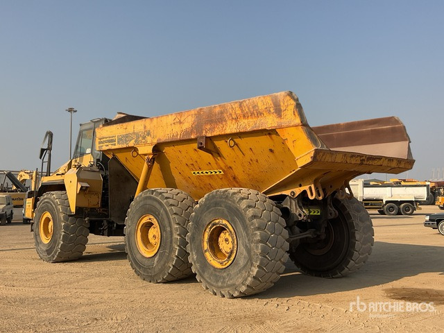 2011 Komatsu HM400-2R Articulated Dump Truck - מסיר פסולת מפרקי: תמונה 2 2011 Komatsu HM400-2R Articulated Dump Truck - מסיר פסולת מפרקי: תמונה 2