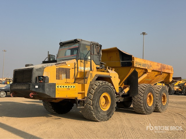 2011 Komatsu HM400-2R Articulated Dump Truck - מסיר פסולת מפרקי: תמונה 1 2011 Komatsu HM400-2R Articulated Dump Truck - מסיר פסולת מפרקי: תמונה 1