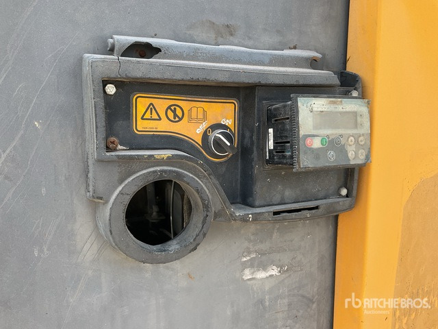 2012 Atlas Copco XATS800 Mobile Air Compressor - מדחס אוויר: תמונה 5 2012 Atlas Copco XATS800 Mobile Air Compressor - מדחס אוויר: תמונה 5
