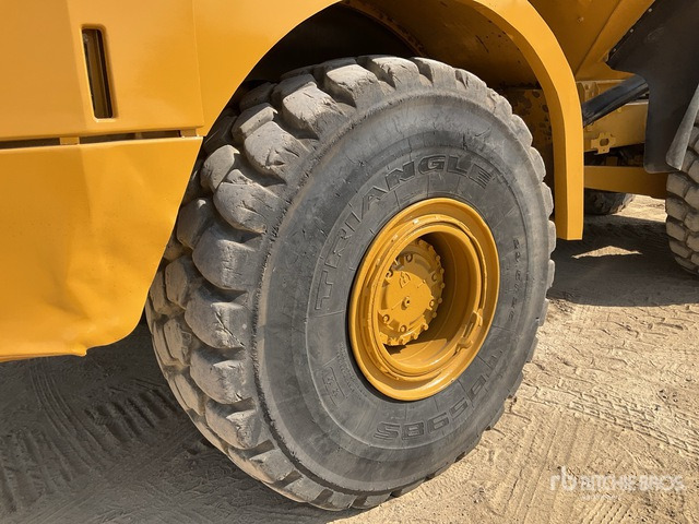 2012 Cat 740B Articulated Dump Truck - מסיר פסולת מפרקי: תמונה 4 2012 Cat 740B Articulated Dump Truck - מסיר פסולת מפרקי: תמונה 4