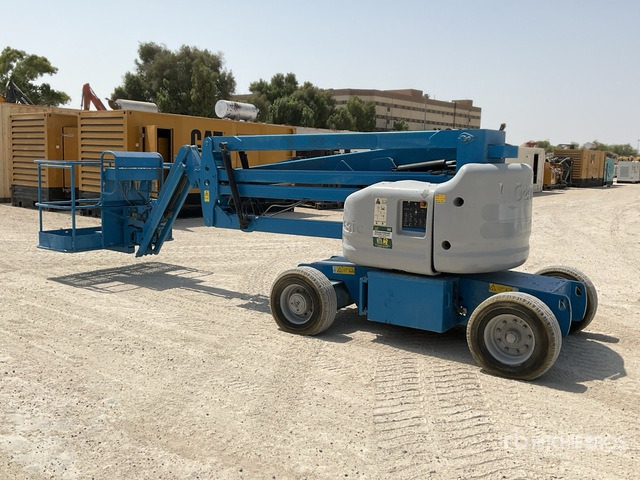 2012 Genie Z-45/25J 2WD Diesel Articulating Boom Lift - זרוע מרפקי: תמונה 3 2012 Genie Z-45/25J 2WD Diesel Articulating Boom Lift - זרוע מרפקי: תמונה 3