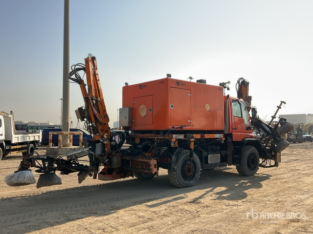 2012 Mercedes-Benz Unimog 500 4x4 Solar Panel Cleaning Truck :Misc. Truck - מטאטא כבישים: תמונה 3 2012 Mercedes-Benz Unimog 500 4x4 Solar Panel Cleaning Truck :Misc. Truck - מטאטא כבישים: תמונה 3