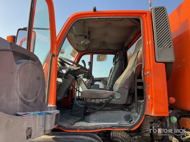 2012 Mercedes-Benz Unimog 500 Solar Panel Cleaning Truck :Misc. Truck - מטאטא כבישים: תמונה 5 2012 Mercedes-Benz Unimog 500 Solar Panel Cleaning Truck :Misc. Truck - מטאטא כבישים: תמונה 5