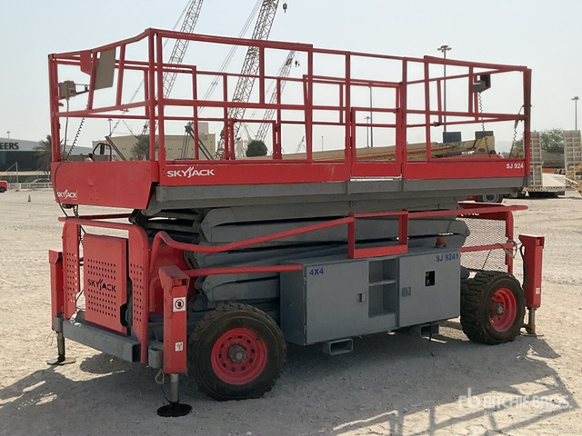 2012 Skyjack SJ9241 4x4 Diesel Scissor Lift - מעלית מספריים: תמונה 2 2012 Skyjack SJ9241 4x4 Diesel Scissor Lift - מעלית מספריים: תמונה 2