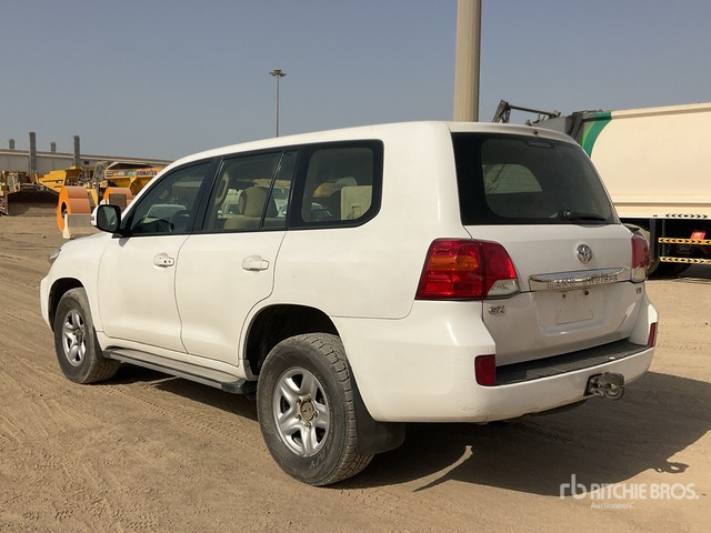 2012 Toyota Land Cruiser GX 200L 4x4 SUV - SUV: תמונה 2 2012 Toyota Land Cruiser GX 200L 4x4 SUV - SUV: תמונה 2