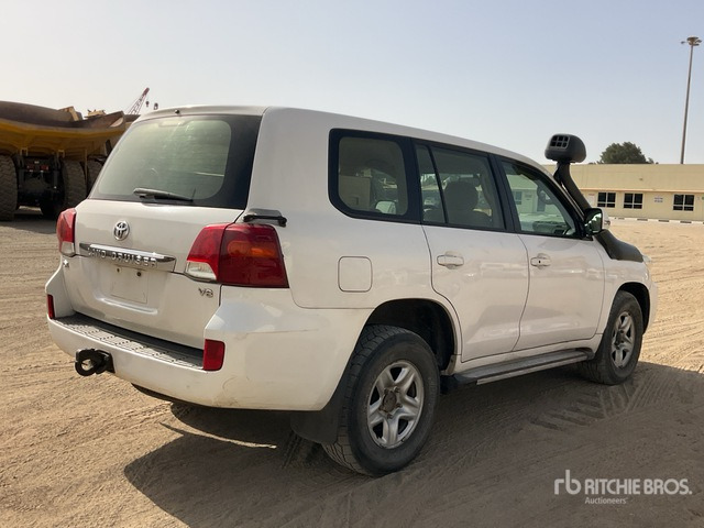 2012 Toyota Land Cruiser GX 200L 4x4 SUV - SUV: תמונה 3 2012 Toyota Land Cruiser GX 200L 4x4 SUV - SUV: תמונה 3