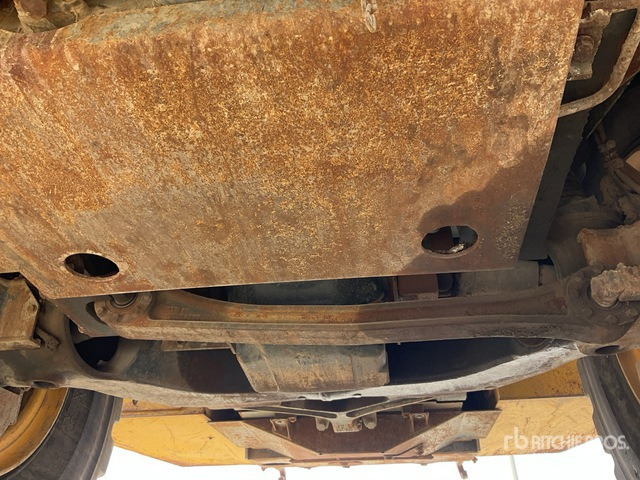 2013 Komatsu HM400-3 Articulated Dump Truck - מסיר פסולת מפרקי: תמונה 5 2013 Komatsu HM400-3 Articulated Dump Truck - מסיר פסולת מפרקי: תמונה 5