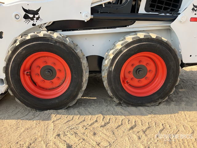 2014 Bobcat S450 Skid Steer Loader - מעמיס היגוי החלקה: תמונה 5 2014 Bobcat S450 Skid Steer Loader - מעמיס היגוי החלקה: תמונה 5