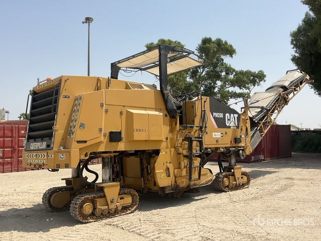 2014 Cat PM-200 Tracked Cold Planer - מקצועה חשמלית קרה: תמונה 3 2014 Cat PM-200 Tracked Cold Planer - מקצועה חשמלית קרה: תמונה 3