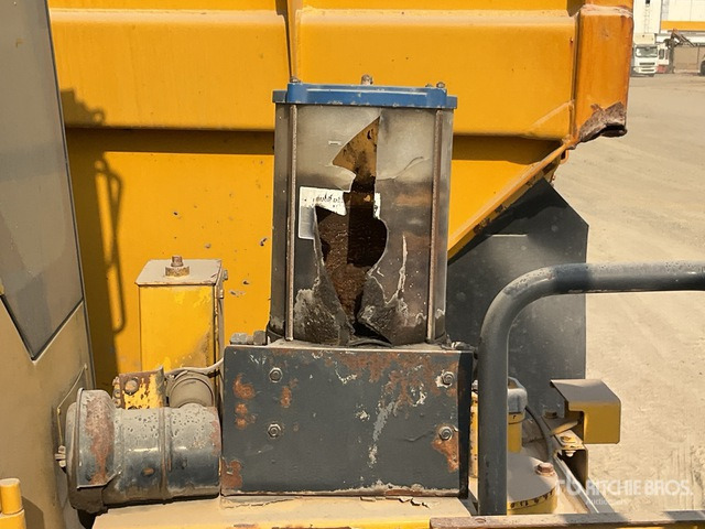 2014 Komatsu HM400-2R Articulated Dump Truck - מסיר פסולת מפרקי: תמונה 5 2014 Komatsu HM400-2R Articulated Dump Truck - מסיר פסולת מפרקי: תמונה 5