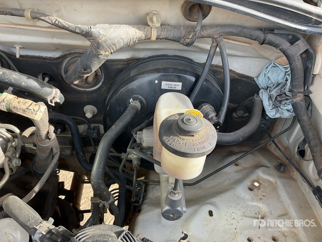 2014 Toyota Hilux 4x4 Crew Cab Pickup - טנדר: תמונה 4 2014 Toyota Hilux 4x4 Crew Cab Pickup - טנדר: תמונה 4