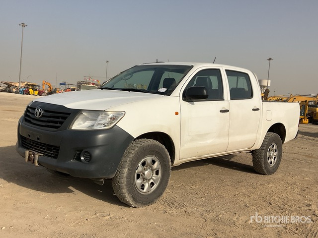 2014 Toyota Hilux 4x4 Crew Cab Pickup - טנדר: תמונה 1 2014 Toyota Hilux 4x4 Crew Cab Pickup - טנדר: תמונה 1