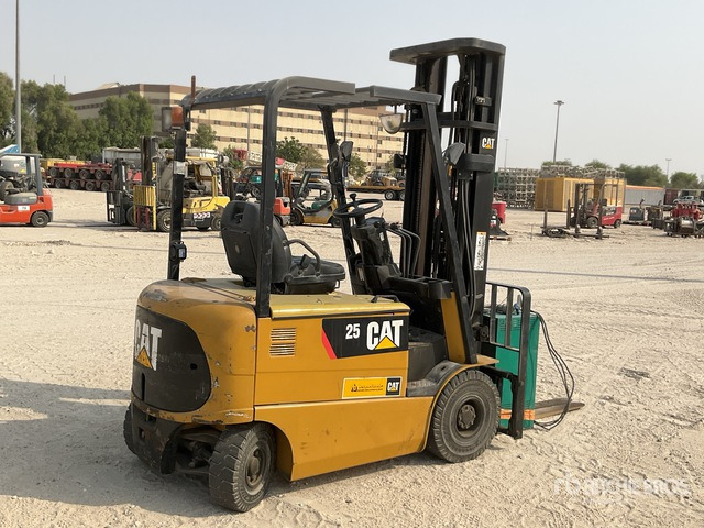 2015 Cat EP25K-PAC 2.5 ton Electric Forklift - מלגזה חשמלית: תמונה 3 2015 Cat EP25K-PAC 2.5 ton Electric Forklift - מלגזה חשמלית: תמונה 3