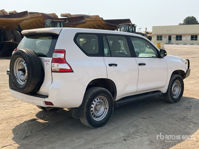 2015 Toyota Prado TX 150L 4x4 SUV - SUV: תמונה 3 2015 Toyota Prado TX 150L 4x4 SUV - SUV: תמונה 3